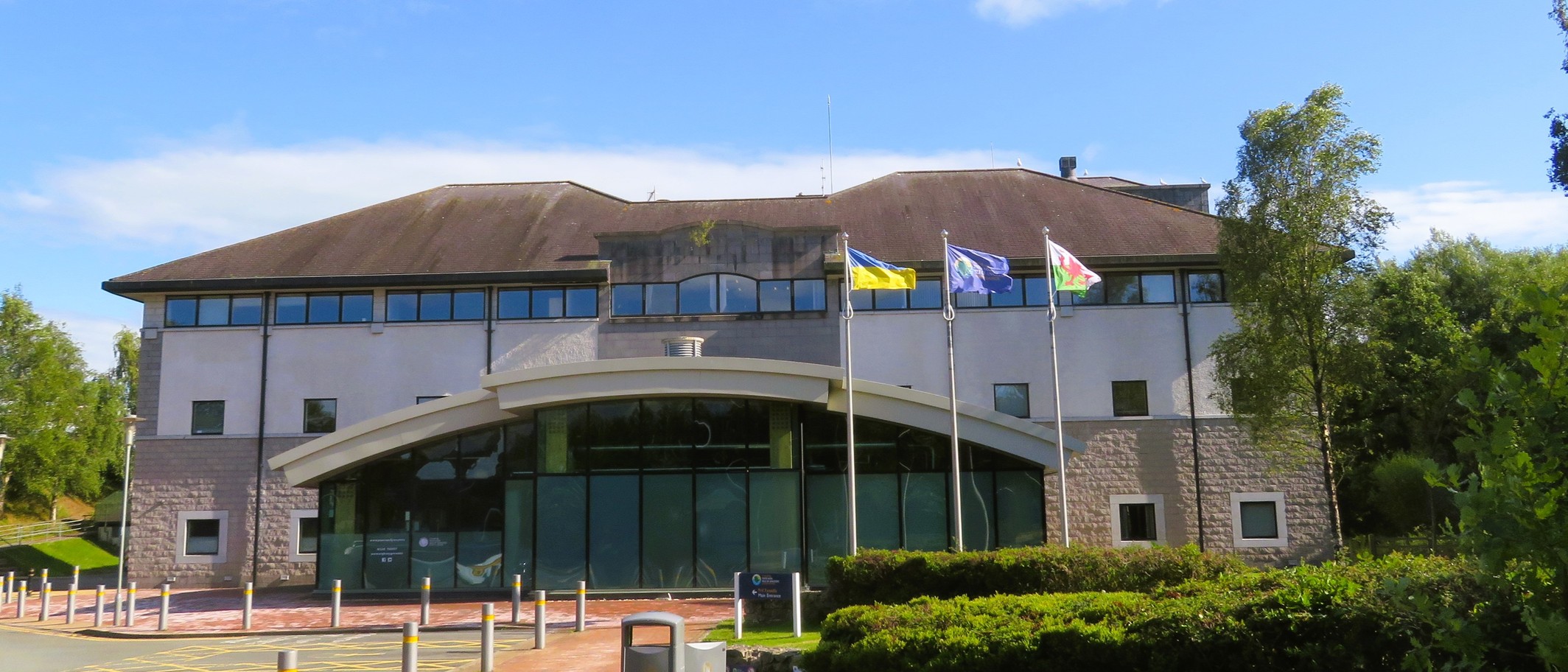 Isle of Anglesey County Council offices in Llangefni. Archive photograph, August 2025. Richard Kelly, CC BY 4.0.