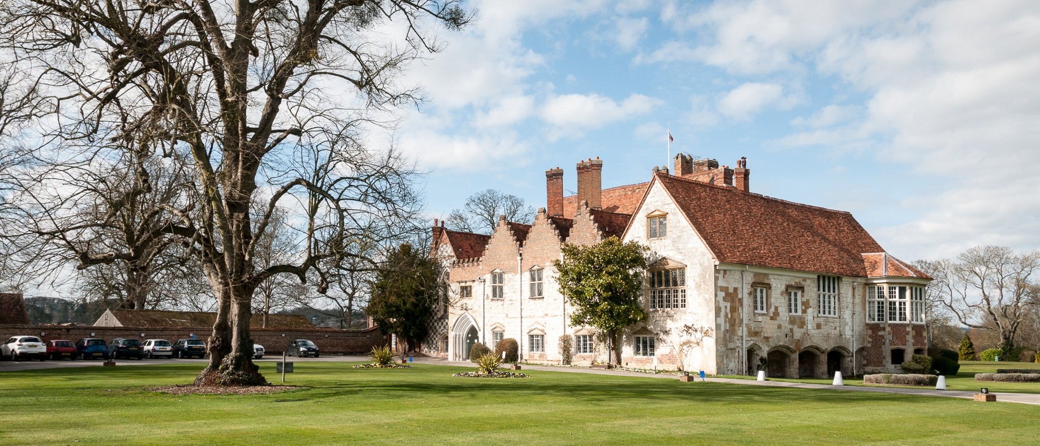 Bisham Abbey in March 2015, an archive view of the training venue. Julian Dowse, CC BY-SA 2.0. Not a photograph of Betsan Thomas or a current training session.