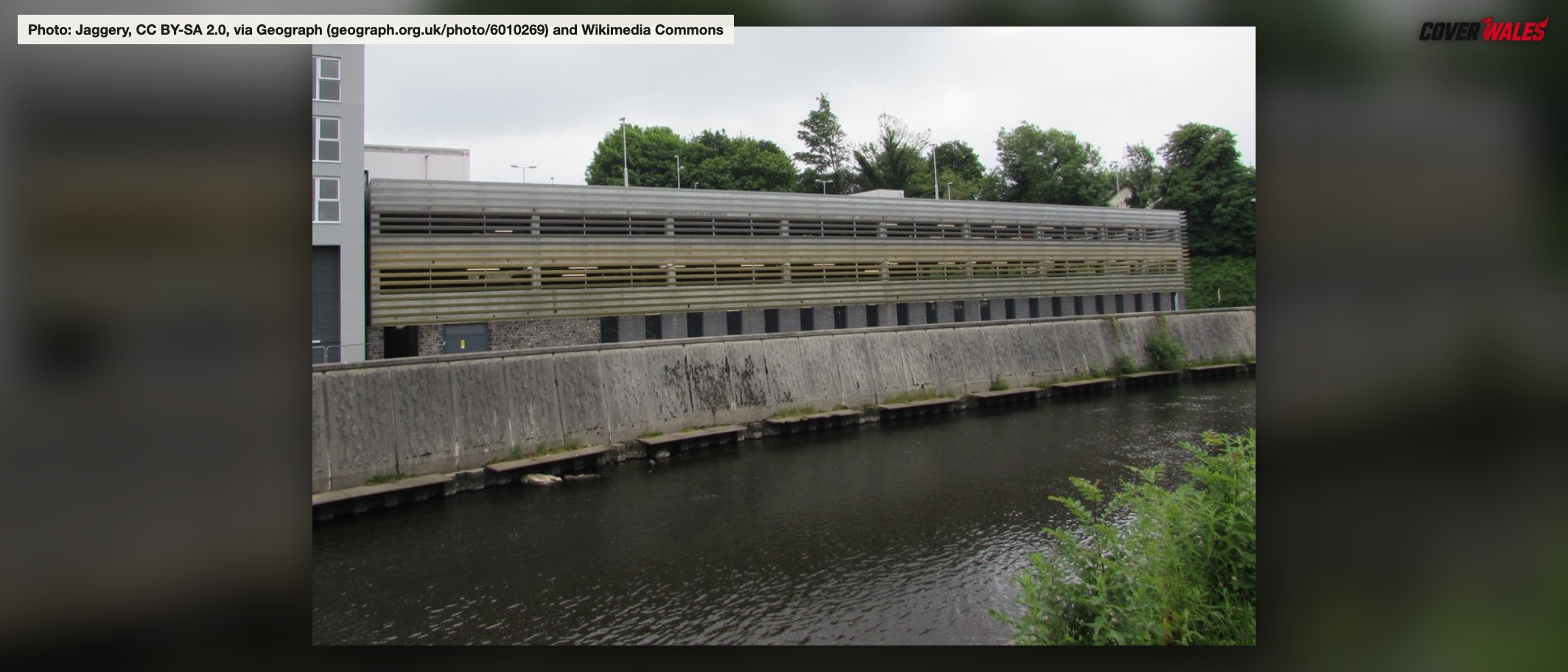 The Rhiw multi-storey car park in Bridgend, photographed in May 2017. Archive photograph: Jaggery, CC BY-SA 2.0, via Geograph and Wikimedia Commons.