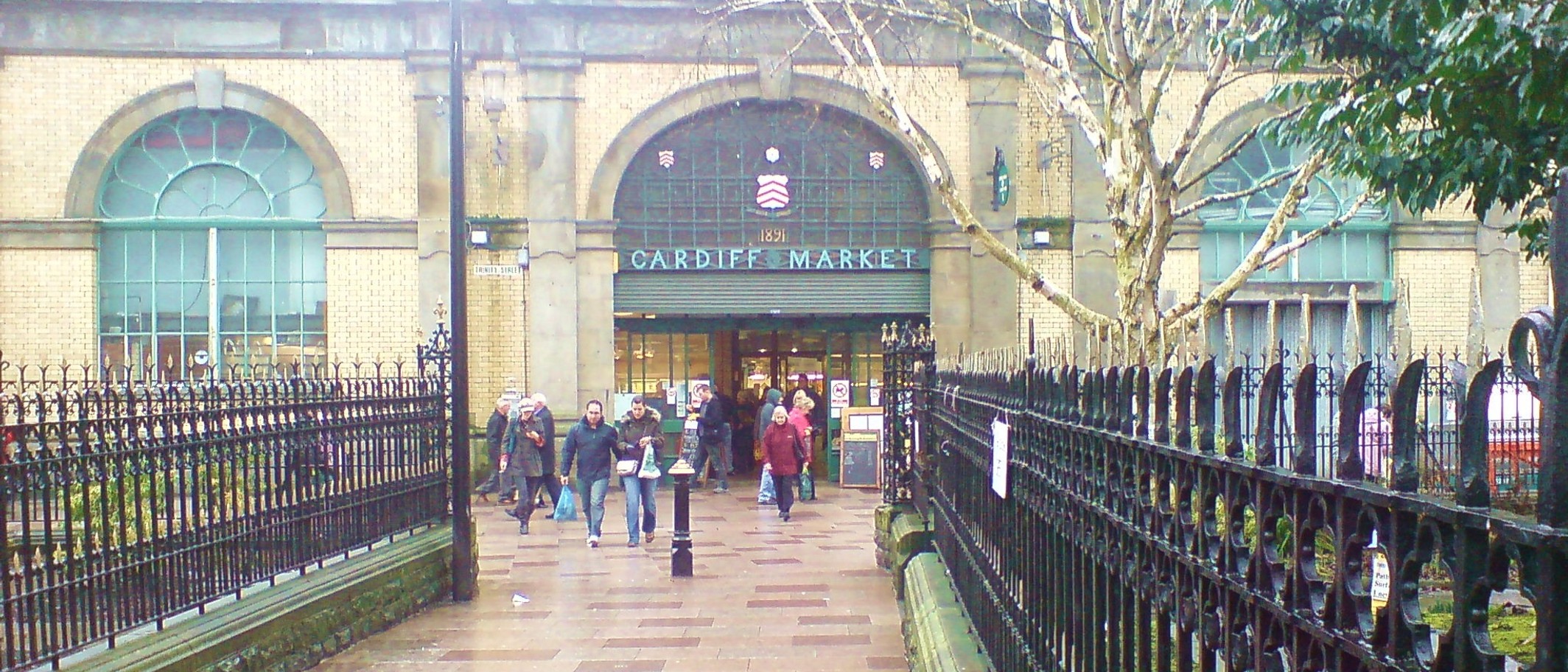 Archive: an entrance to Cardiff Market on 17 February 2010. This does not show the current night-market programme. Deborah Tilley / Geograph and Wikimedia Commons, CC BY-SA 2.0; cropped.