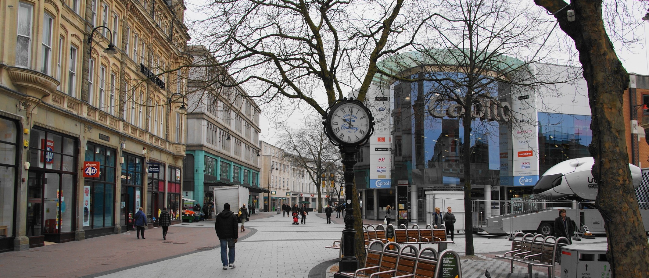 Queen Street, Cardiff, 1 April 2013. Archive location photograph, not the planned CPR session or its participants. Bill Boaden / Geograph and Wikimedia Commons, CC BY-SA 2.0; cropped.