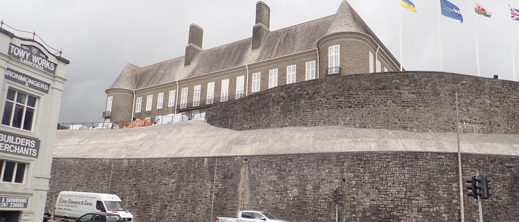 Carmarthen County Hall. Archive photograph, 2022-09-22. Photo: Eirian Evans, CC BY-SA 2.0.