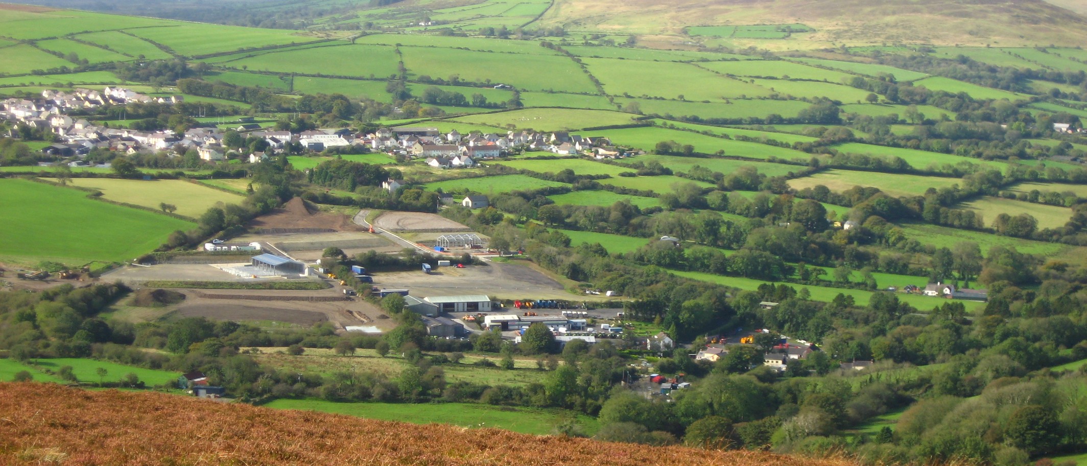 Archive: Crymych viewed from Frenni Fawr, 26 September 2011. This is landscape context, not a view of the excavation or an identified Roman camp. Shaun Butler / Geograph and Wikimedia Commons, CC BY-SA 2.0; cropped.