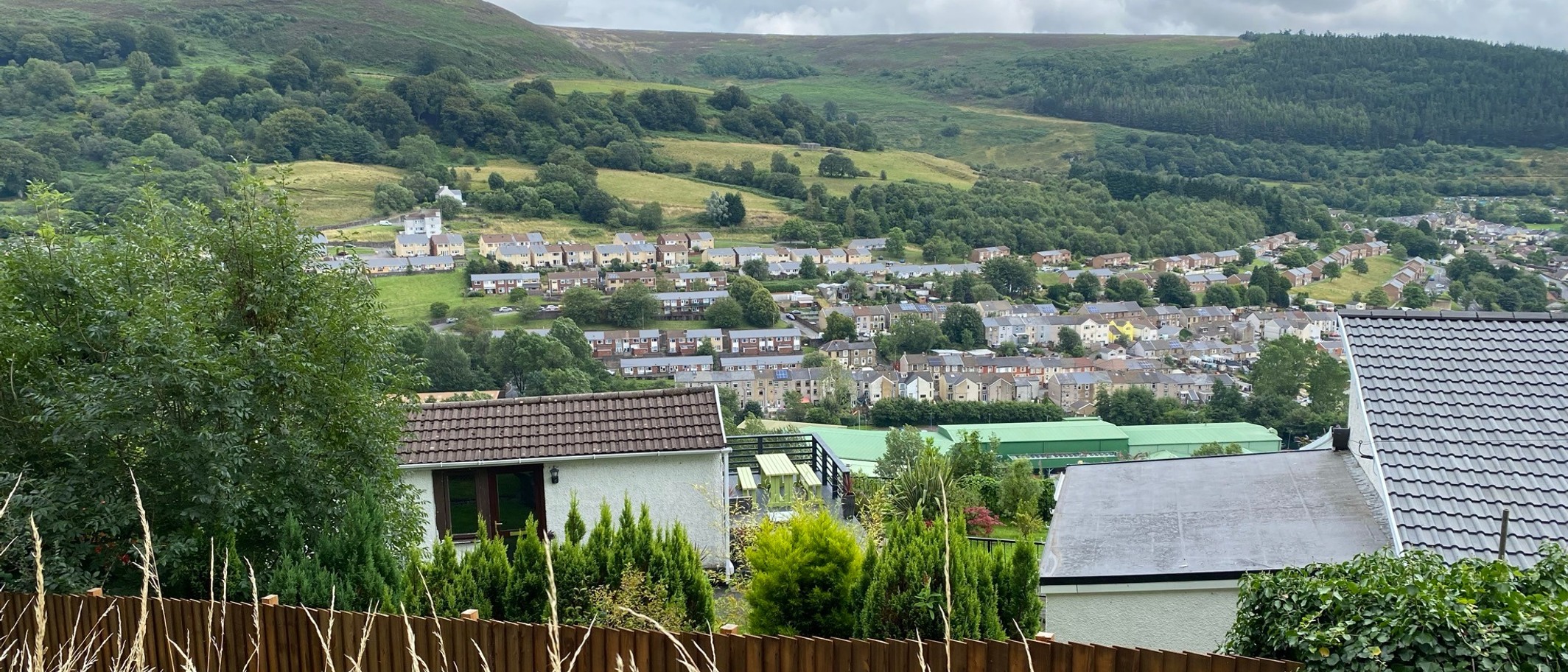 View over Cwmtillery, 9 August 2021, before the landslide and current works. Archive photo: Alan Hughes, CC BY-SA 2.0, via Geograph and Wikimedia Commons.