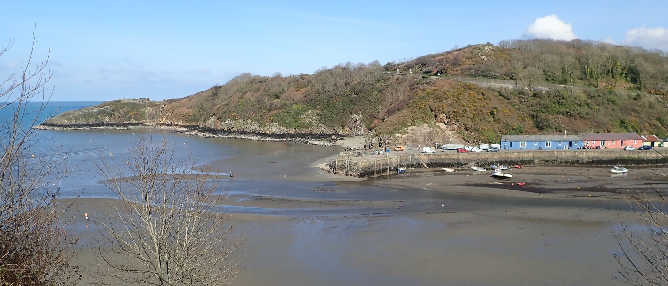 Archive view over Fishguard harbour, April 2022. Photo: Eirian Evans, CC BY-SA 2.0, via Geograph and Wikimedia Commons. Not the rescue.