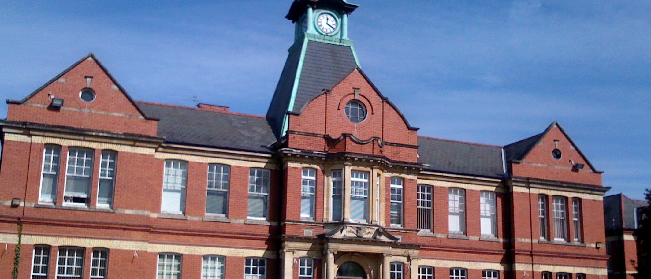 Archive: St Cadoc’s Hospital, Caerleon, 9 April 2011. Photo: Pwimageglow, CC0, via Wikimedia Commons.