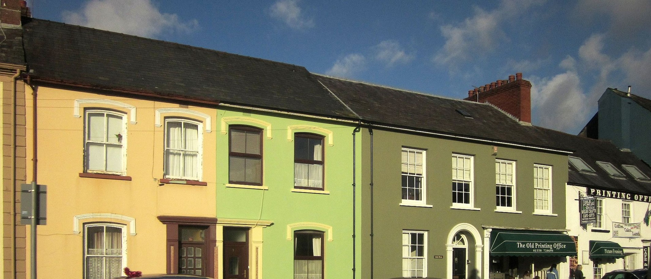 Archive: Broad Street in Llandovery, January 2015. Town context, not the new development on Cilycwm Road. Derek Harper / Geograph and Wikimedia Commons, CC BY-SA 2.0.