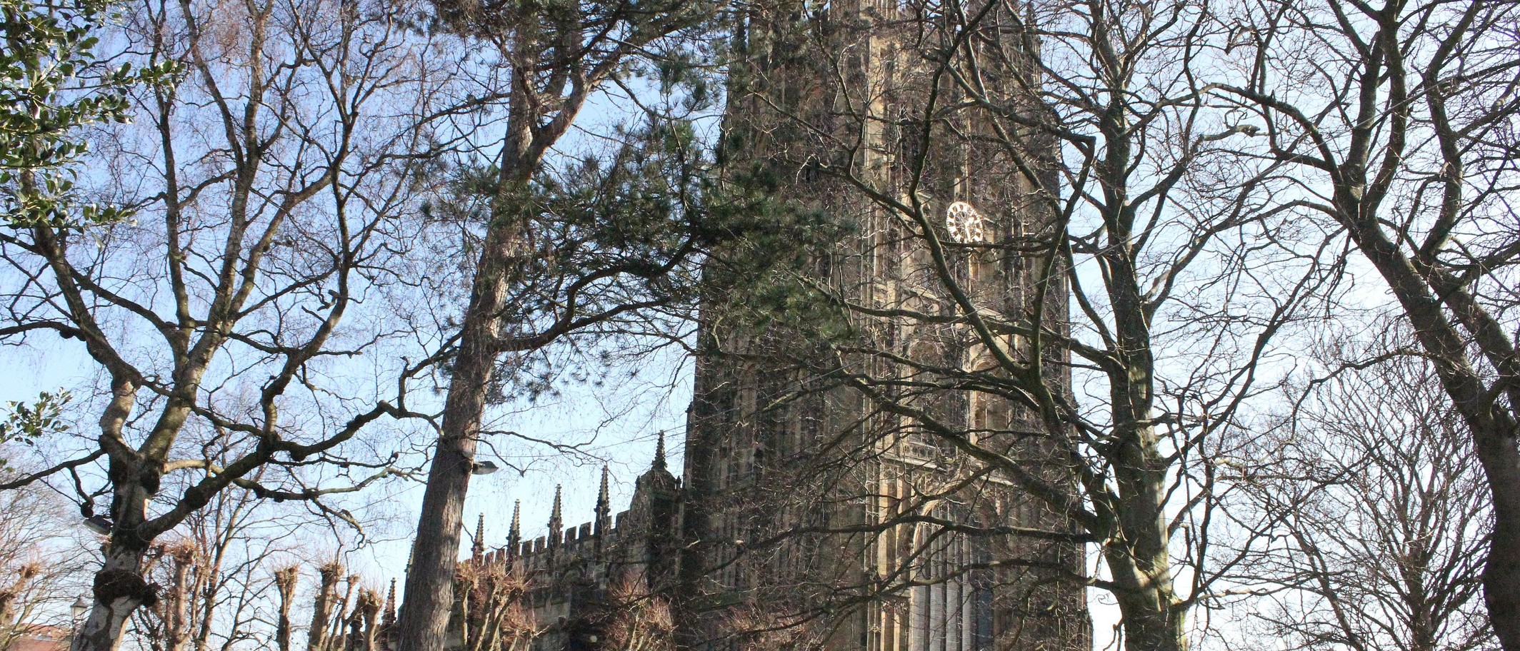 Archive photograph: St Giles’ Church, Wrexham, March 2016. Jeff Buck / Geograph and Wikimedia Commons, CC BY-SA 2.0.