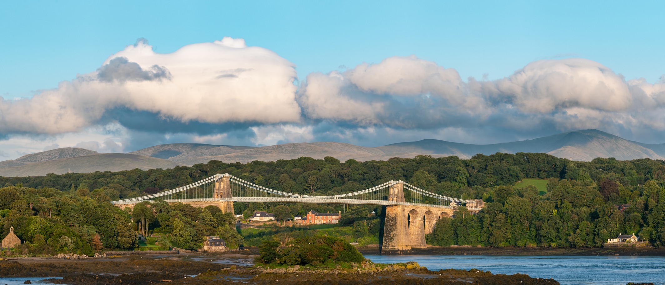 The Menai Suspension Bridge, the other crossing to Anglesey. Photo: Julian Herzog, CC BY 4.0, via Wikimedia Commons
