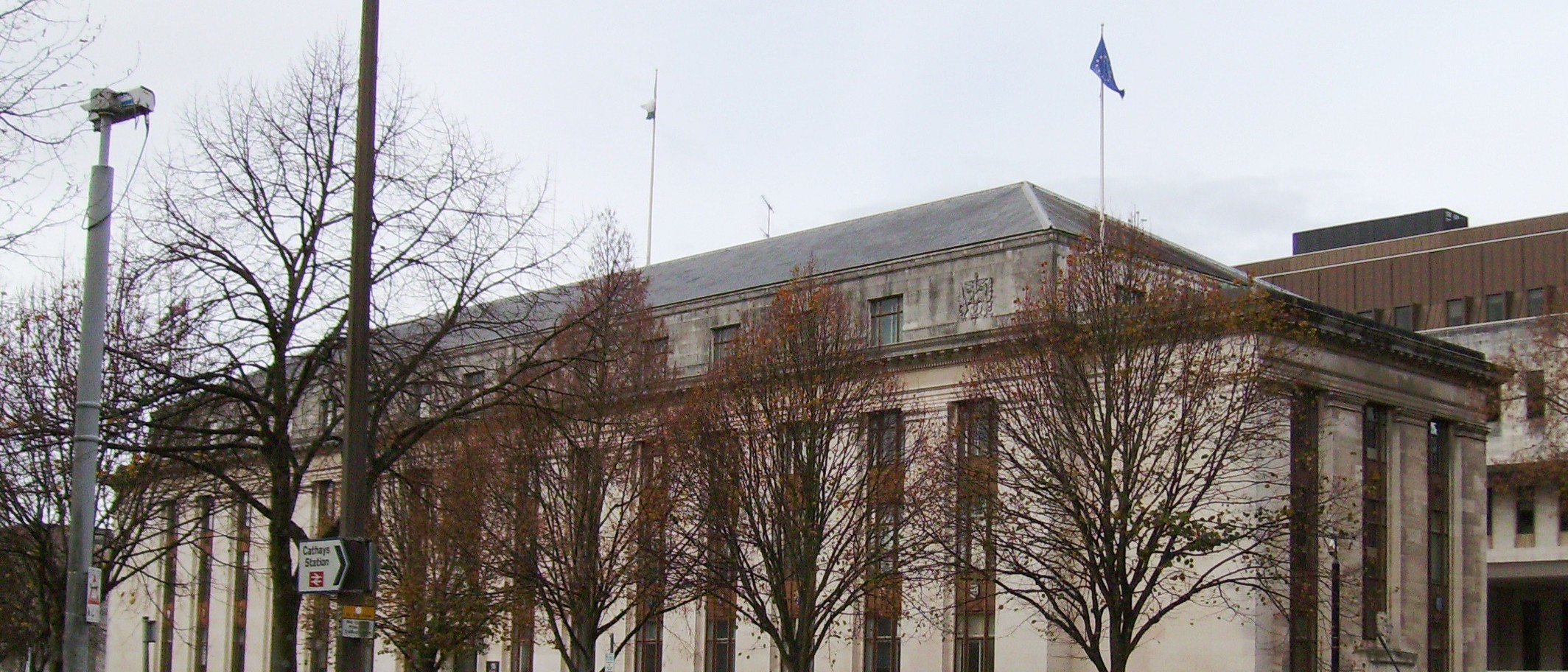 Welsh Government Crown Building at Cathays Park, Cardiff, in November 2007. Photo: Seth Whales, Public domain, via Wikimedia Commons; cropped.
