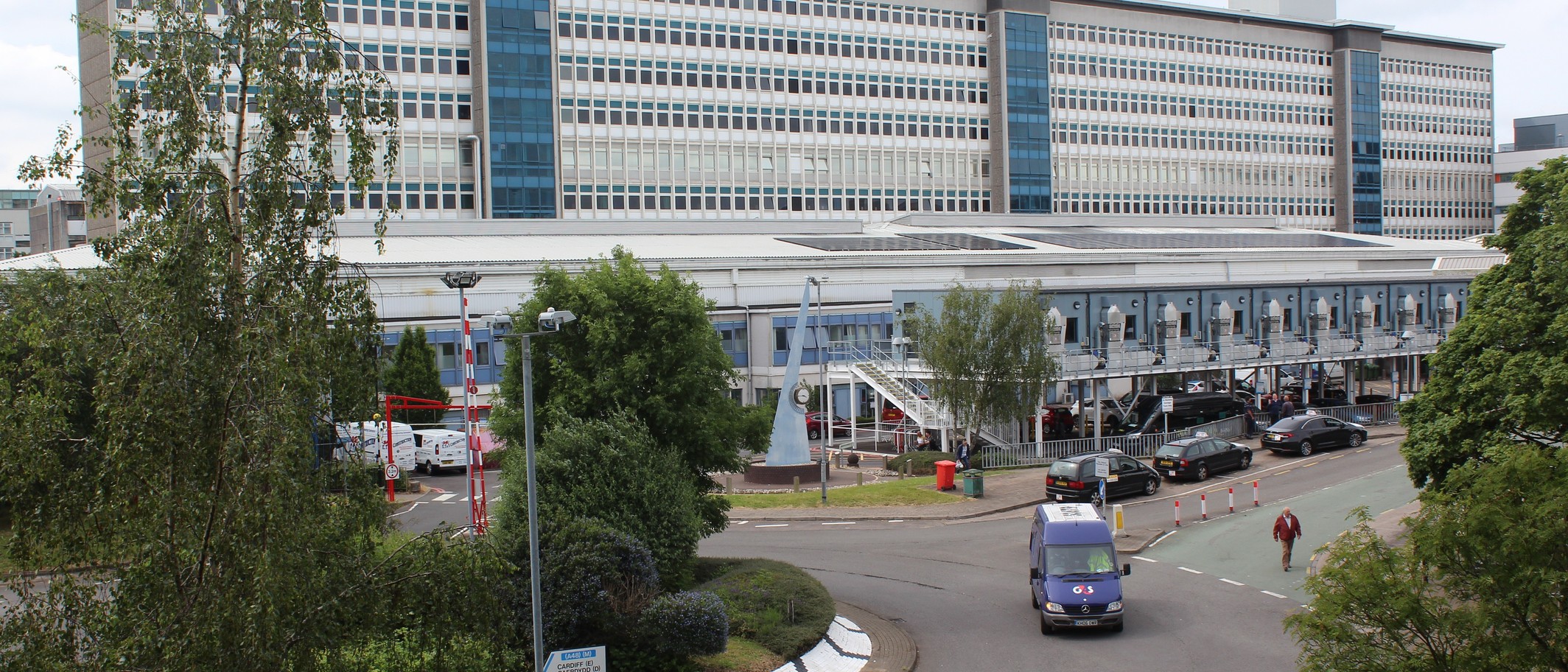 University Hospital of Wales, Cardiff. Photo: M J Roscoe, CC BY-SA 2.0, via Geograph (geograph.org.uk/photo/6882119) and Wikimedia Commons