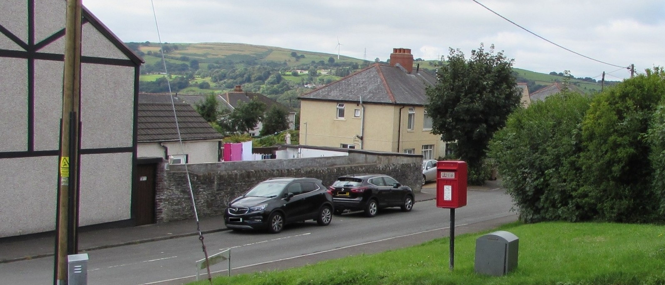 Archive: a postbox and Royal Mail drop box in Hengoed on 23 August 2019. Jaggery / Geograph and Wikimedia Commons, CC BY-SA 2.0; cropped.