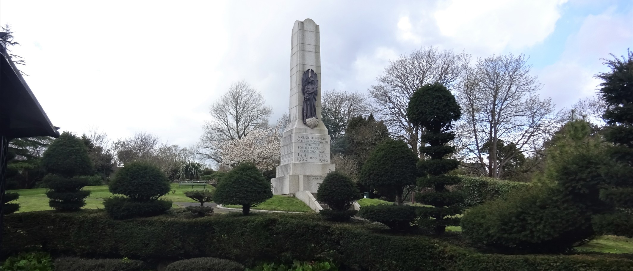 Archive: Penarth War Memorial in Alexandra Park, 6 April 2023. Photo: Rosser1954, CC BY-SA 4.0, via Wikimedia Commons.