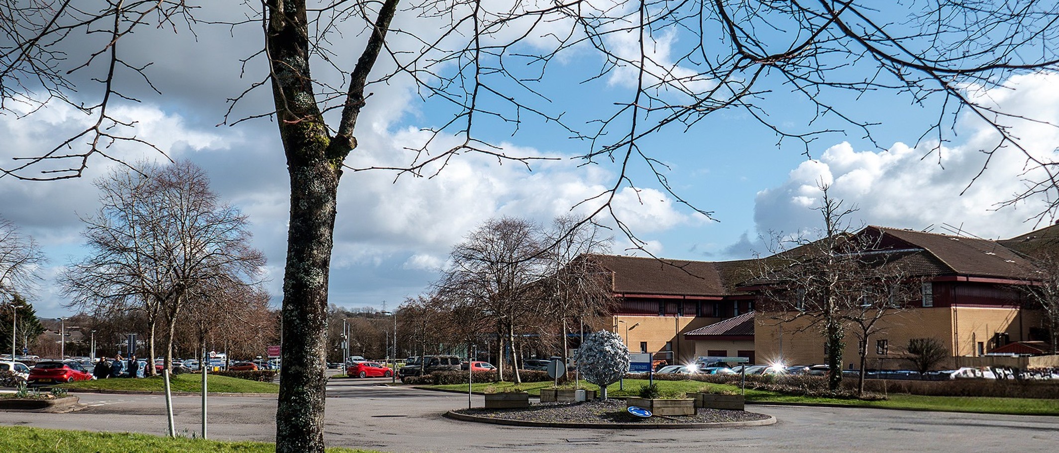 Prince Philip Hospital, Llanelli. Photo: John Lucas, CC BY-SA 2.0, via Geograph and Wikimedia Commons; cropped.