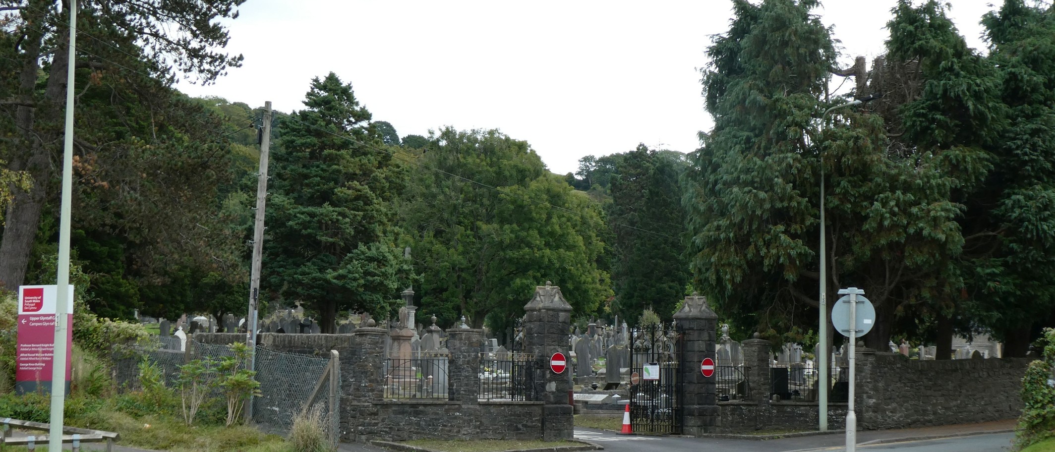 Archive: the entrance to Glyntaff cemetery on 22 September 2022. This shows the cemetery gateway, not the new Seren Fach garden. David Smith / Geograph and Wikimedia Commons, CC BY-SA 2.0; cropped.