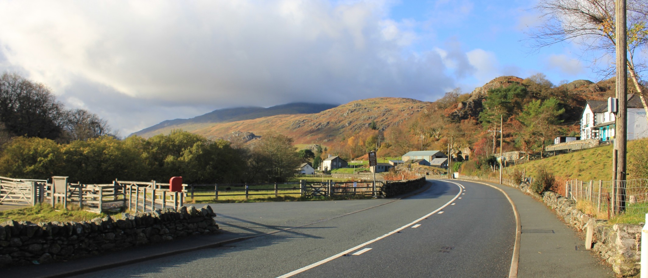 The A5 near Capel Curig, 22 November 2013. Archive location context, not today's weather. Jeff Buck / Geograph and Wikimedia Commons, CC BY-SA 2.0; cropped.