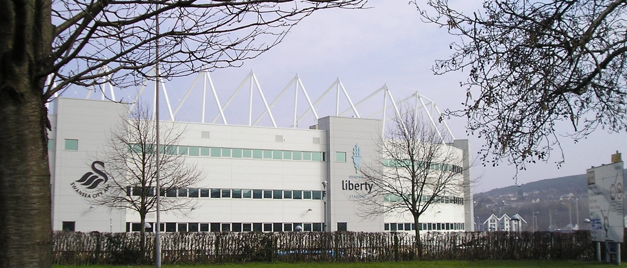 Liberty Stadium, Swansea. Photo: Chris Andrews, CC BY-SA 2.0, via Geograph (geograph.org.uk/photo/4407208) and Wikimedia Commons