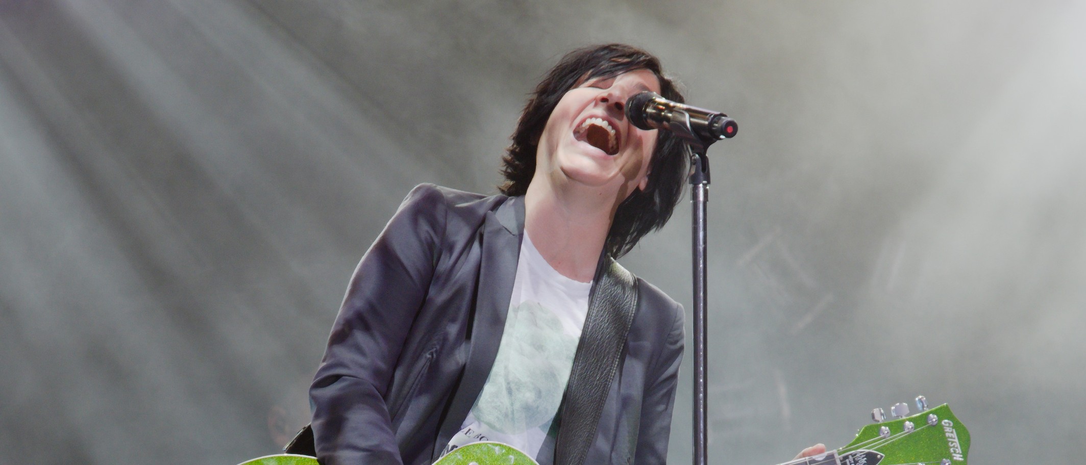 Archive photograph of Texas singer Sharleen Spiteri performing in Valenciennes, France, July 2018. Photo: Luc Marie MARTIN aka Lucma, CC BY-SA 4.0, via Wikimedia Commons; cropped.