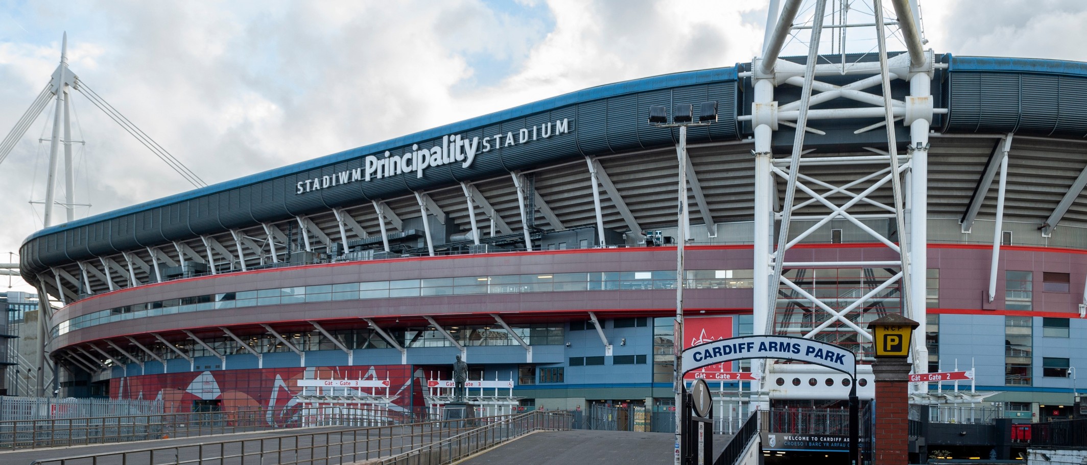 Principality Stadium view from Westgate Street, Cardiff. Photo: Dominic Nelson, CC BY-SA 4.0, via Wikimedia Commons