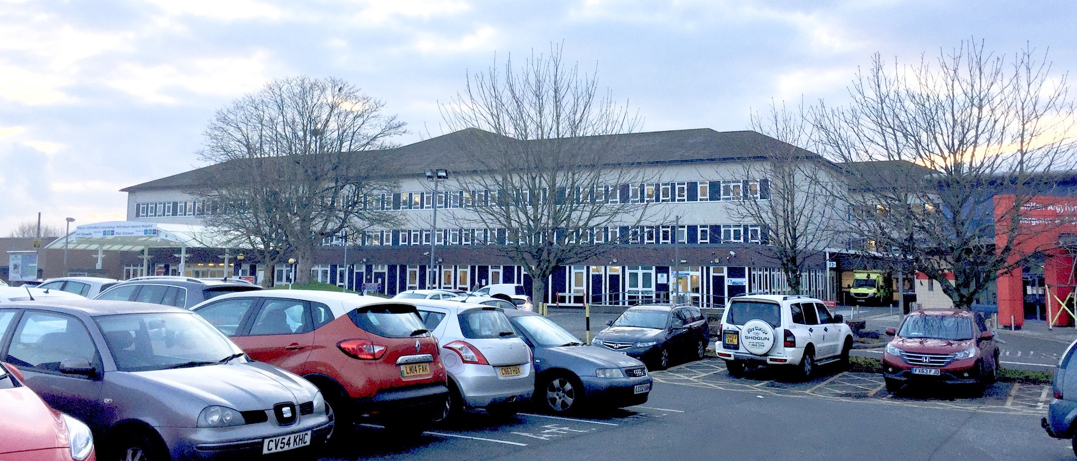 Withybush Hospital in Haverfordwest, photographed on 26 November 2018. Archive photo: Alan Hughes, CC BY-SA 2.0. Cropped by Cover Wales.