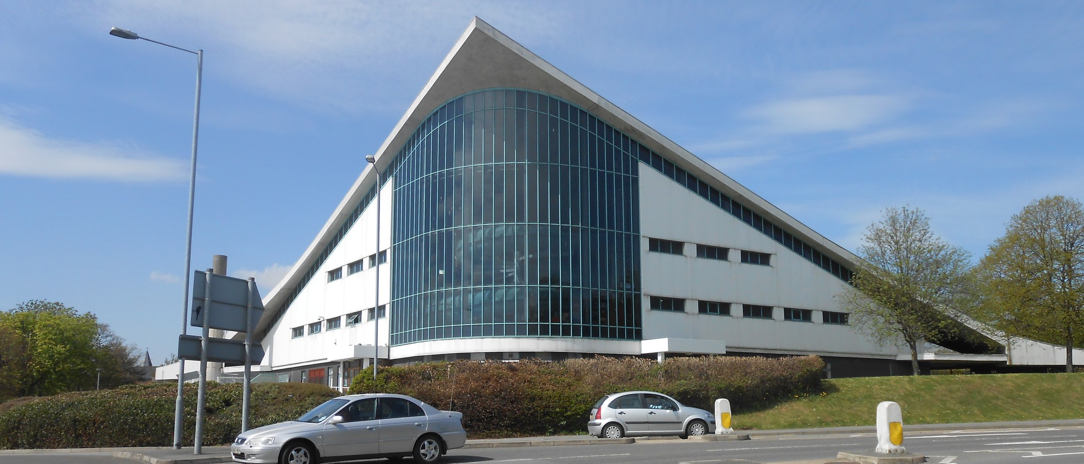 Waterworld Leisure and Activity Centre, Wrexham, 6 May 2013. Archive photograph of the donation location, not this year’s appeal. Rept0n1x / Wikimedia Commons, CC BY-SA 3.0; cropped.